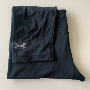 Under Armour Cropped Fitted HeatGear Leggings in Black